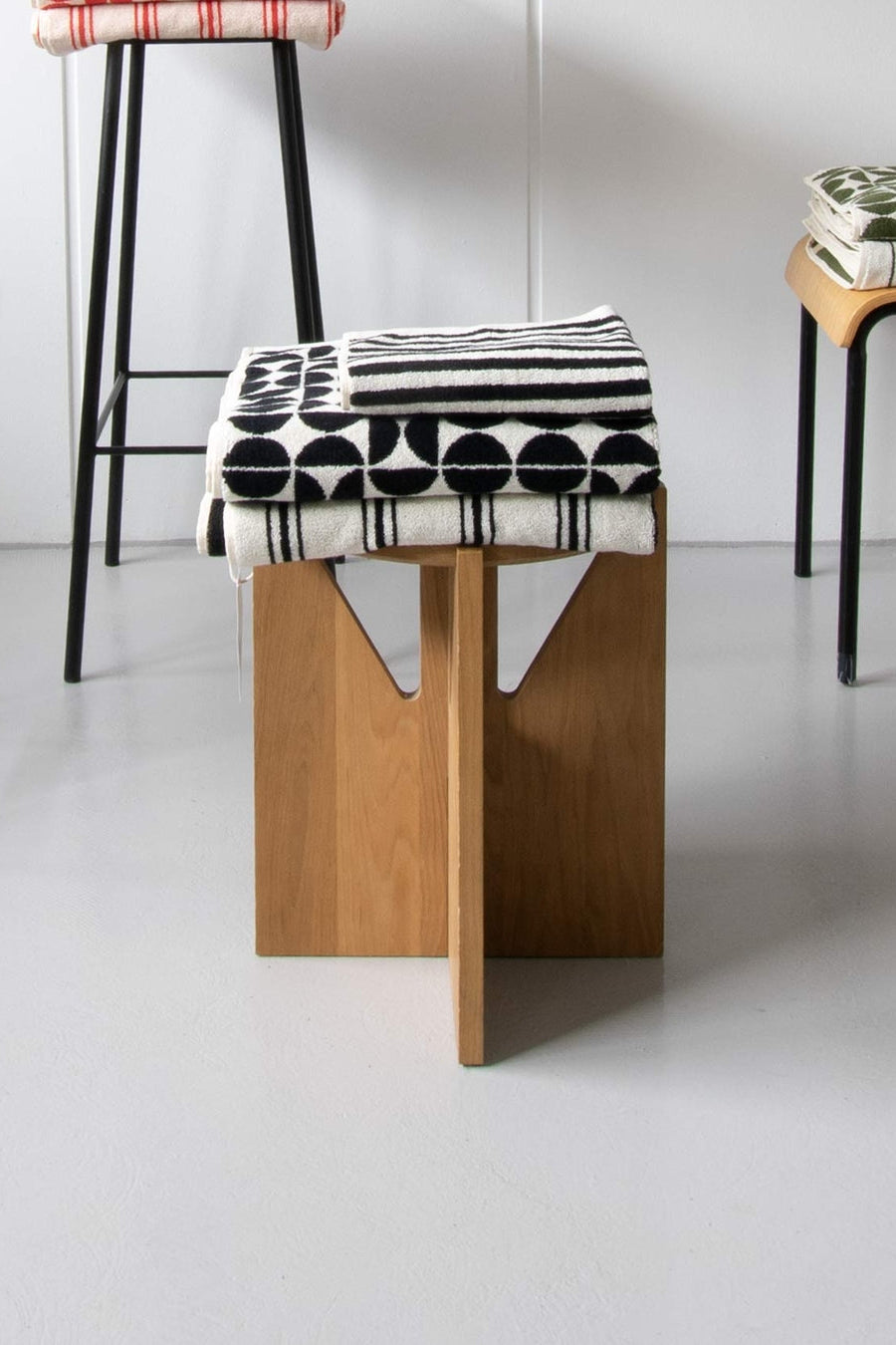 Retro Stripe håndklæde - Black/Cream